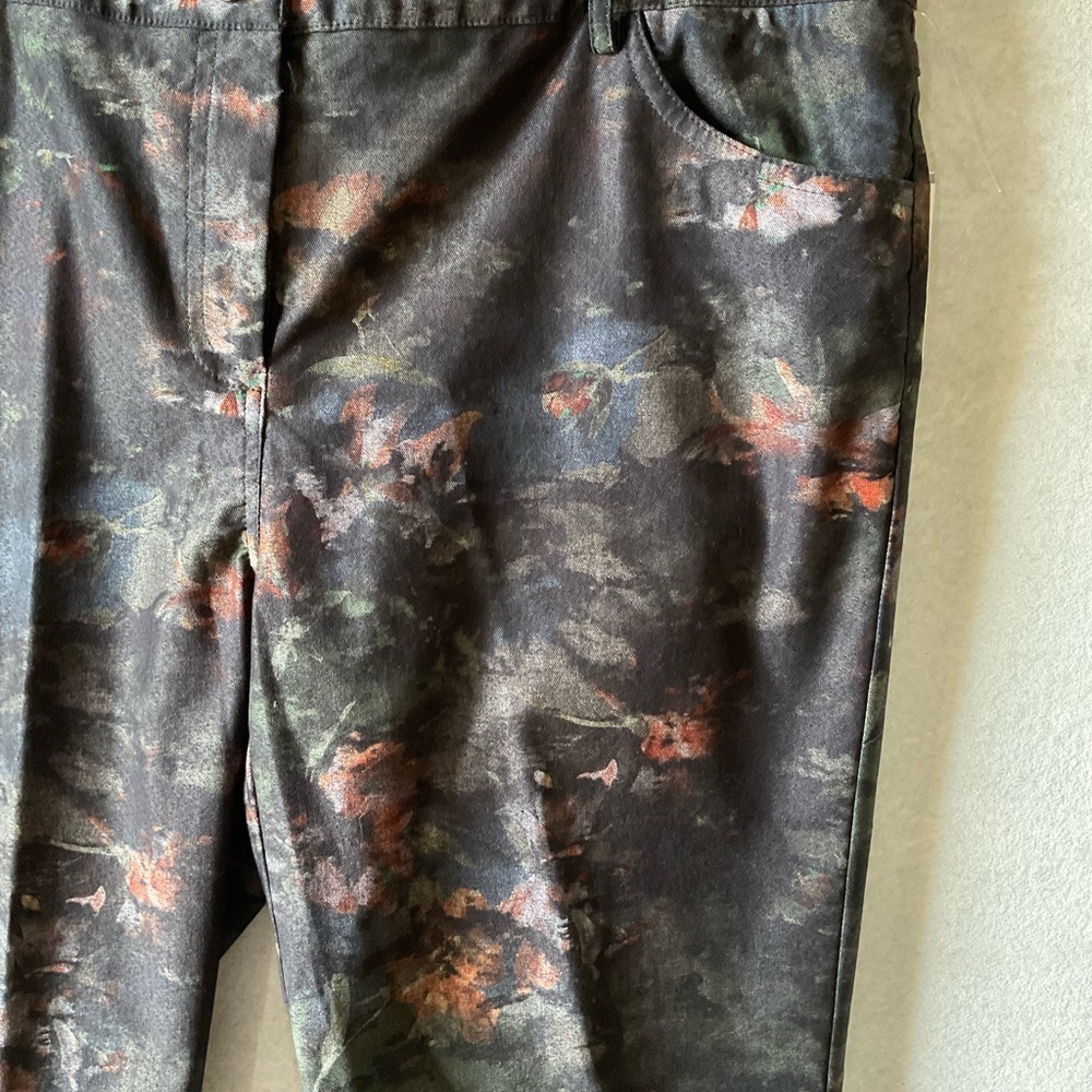 Elliot Lauren Camouflage Print Pants. Size 12 - Picture 2 of 5